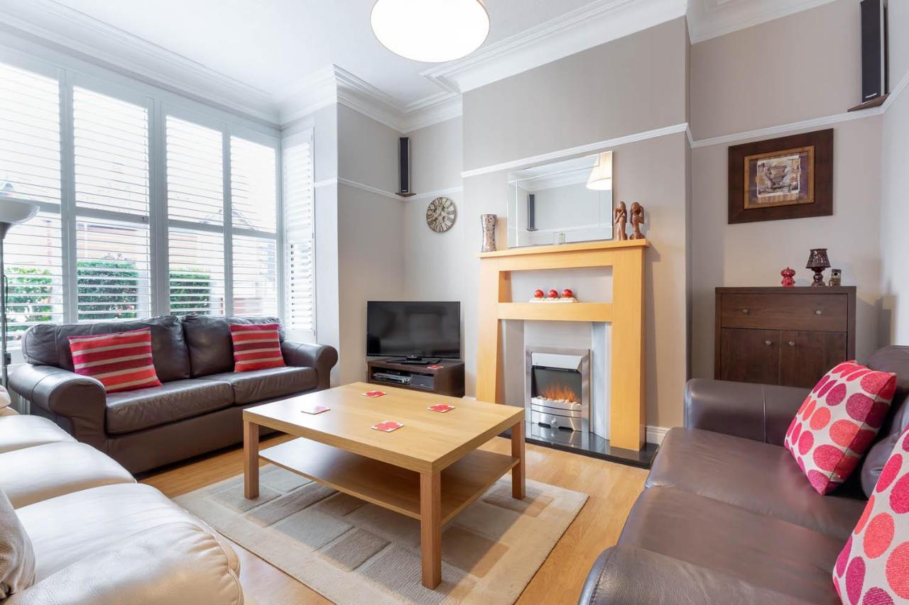 Number 12 Yorkshire Holiday House Mijas Costa Ngoại thất bức ảnh