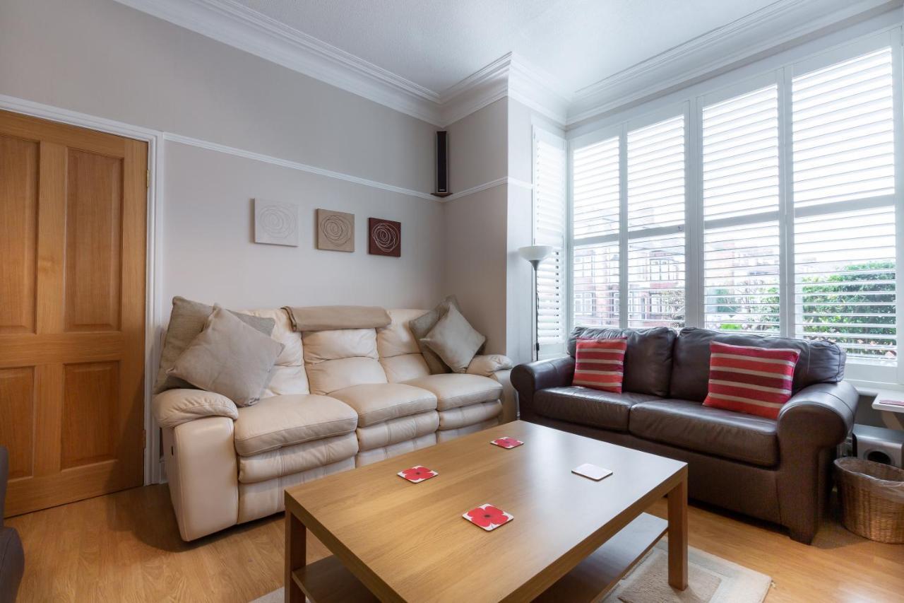 Number 12 Yorkshire Holiday House Mijas Costa Ngoại thất bức ảnh